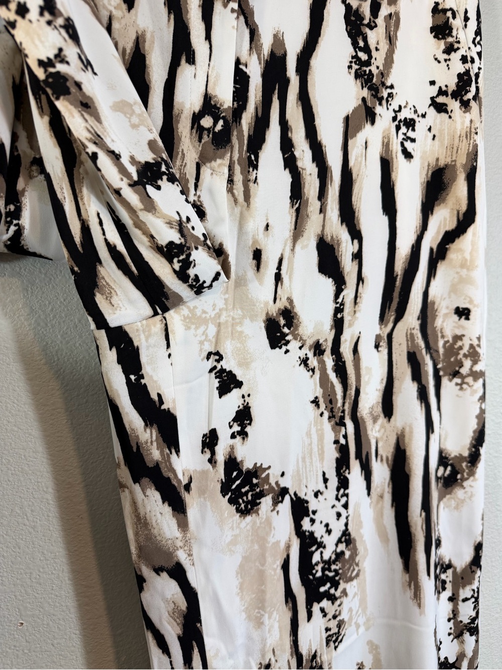 WHBM Animal Print Wide Leg Pants Size 10 White Tan Black Zebra Casual Office - Picture 9 of 13